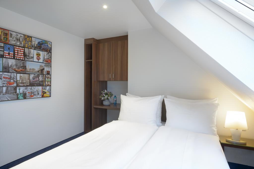 Hotel Stella Maris Hamburg Bagian luar foto