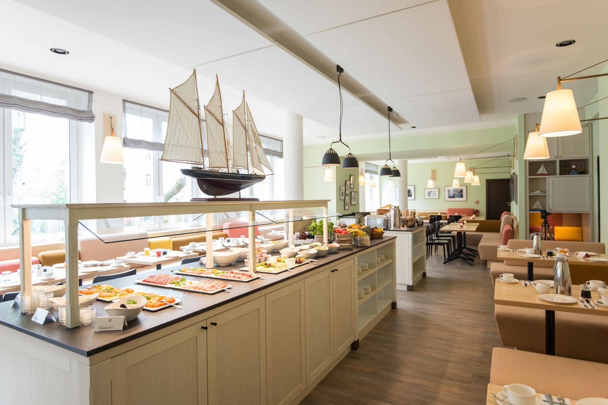 Hotel Stella Maris Hamburg Bagian luar foto